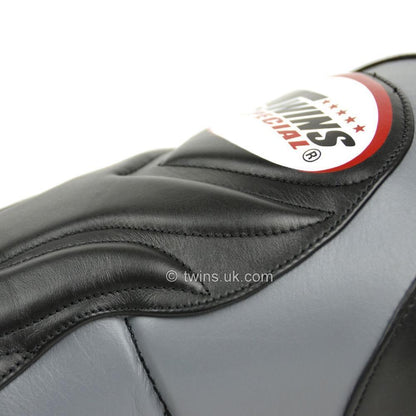 Pro  Muay Thai Deluxe Sparring Gloves - Black