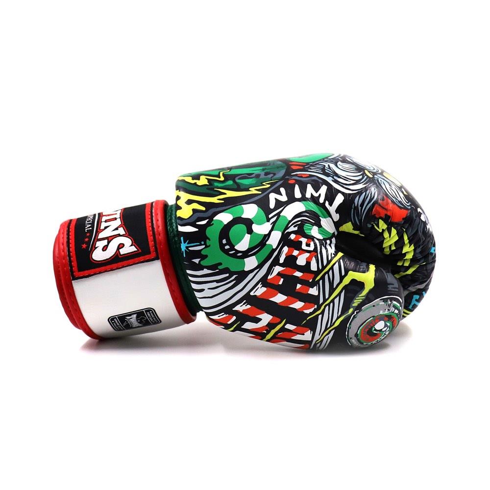 Training Muay Thai Festive Boxing Gloves